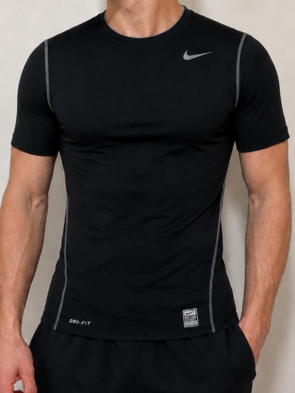 Nike Men’s Black Short-Sleeve Swim Rash Guard